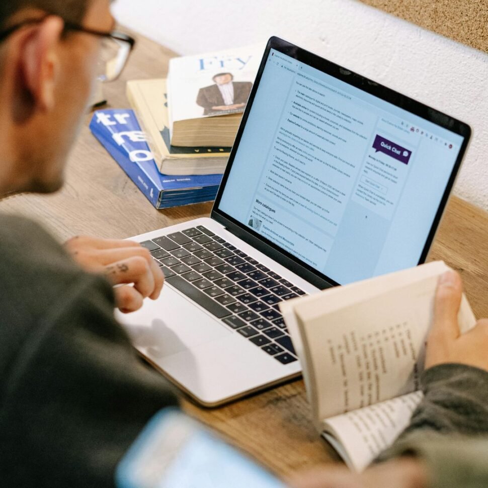 Best Productivity Tools and Software for Digital Nomads Working Remotely